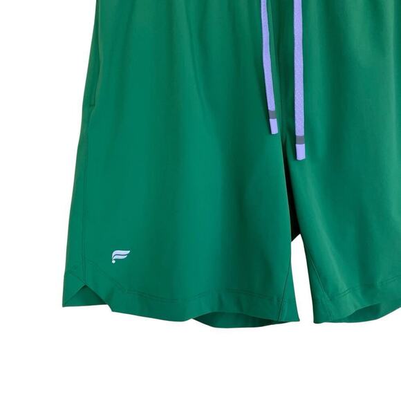 Fabletics The One Short 7in lined in Putting Green Athletic Lightweight Sz Sm - Picture 3 of 16
